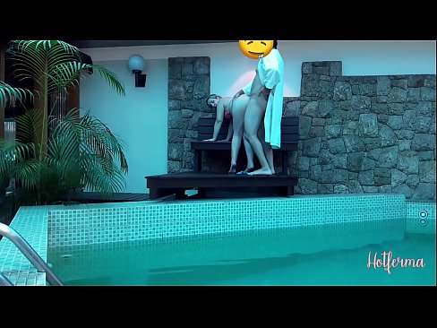 ❤️ Patron hizmetçiyi havuza davet eder ama bir sıcağa dayanamaz ❤️❌ Porno vk bize %tr.assistirhentai.ru ❌