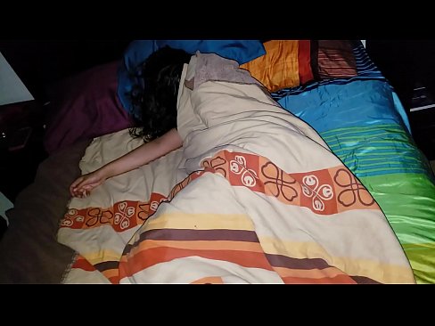 ❤️ Üvey oğul, genç üvey annesini uyurken azarlıyor. ❤️❌ Porno vk bize %tr.assistirhentai.ru ❌